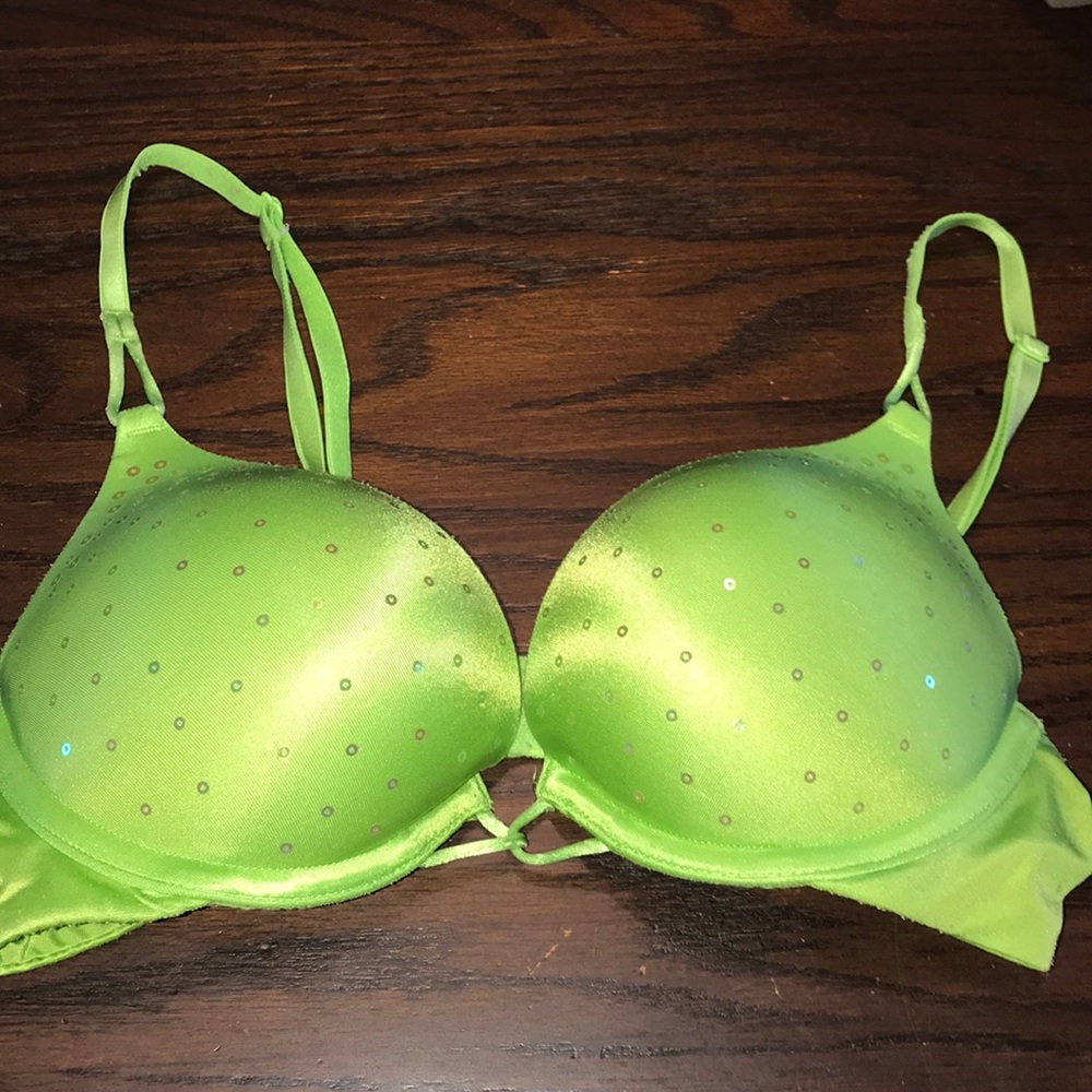 Victoria’s Secret miraculous plunge push up bra